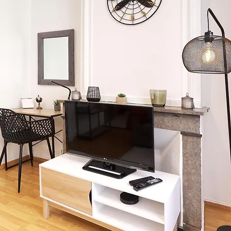 Le Scarlett Nimois Apartment