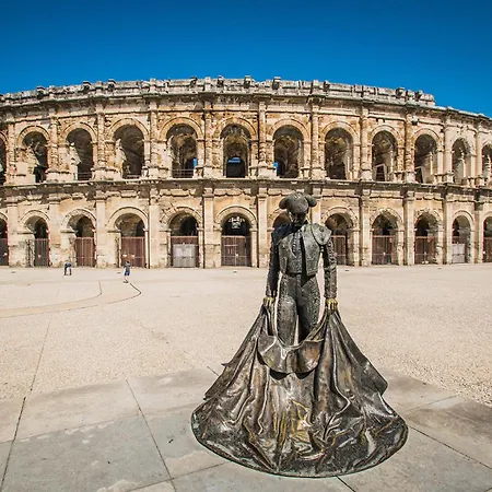 Le Scarlett Nimois Apartment *